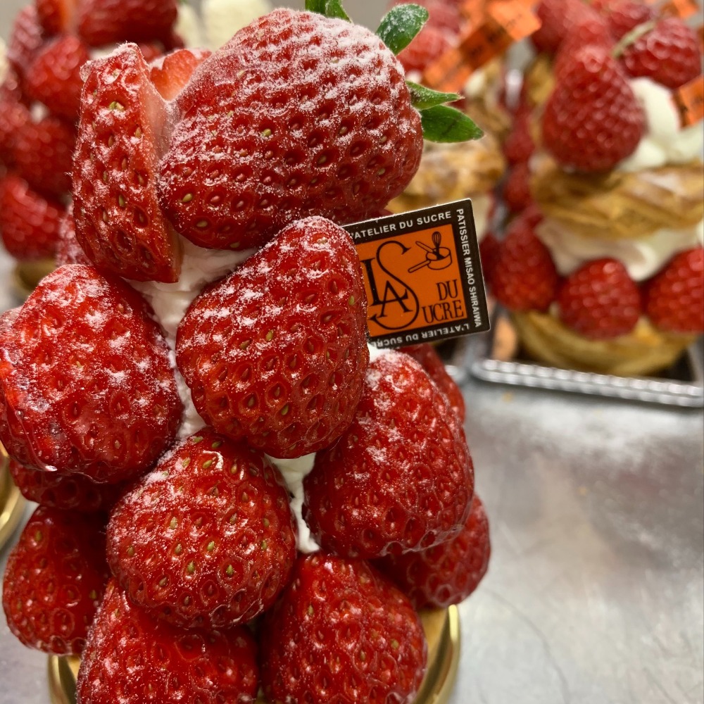 ケーキセット完成✨ 甘いケーキに合わせて、コーヒーも淹れまし